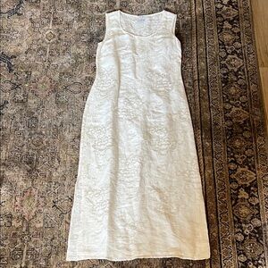 Sleeveless White Jacquard Midi Dress